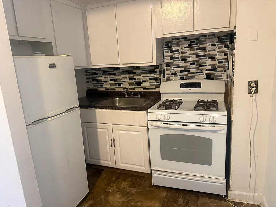 1 N Long Beach Ave #1