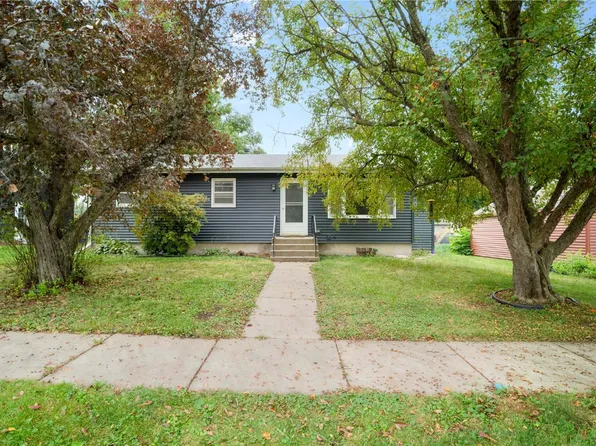 113 E 1st Ave, Lisbon, IA 52253