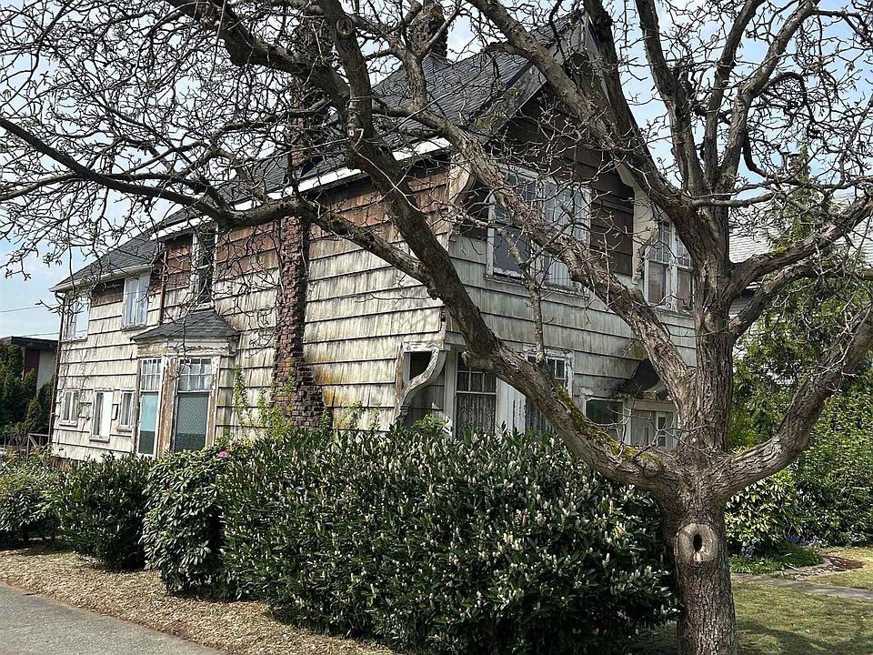 1st image of 422 8th St