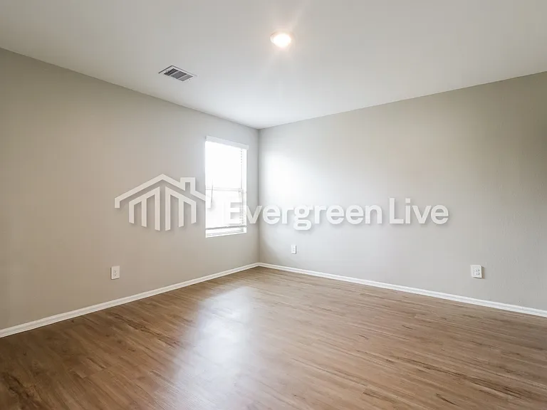 715 Hackberry Branch Ct — Photo 13