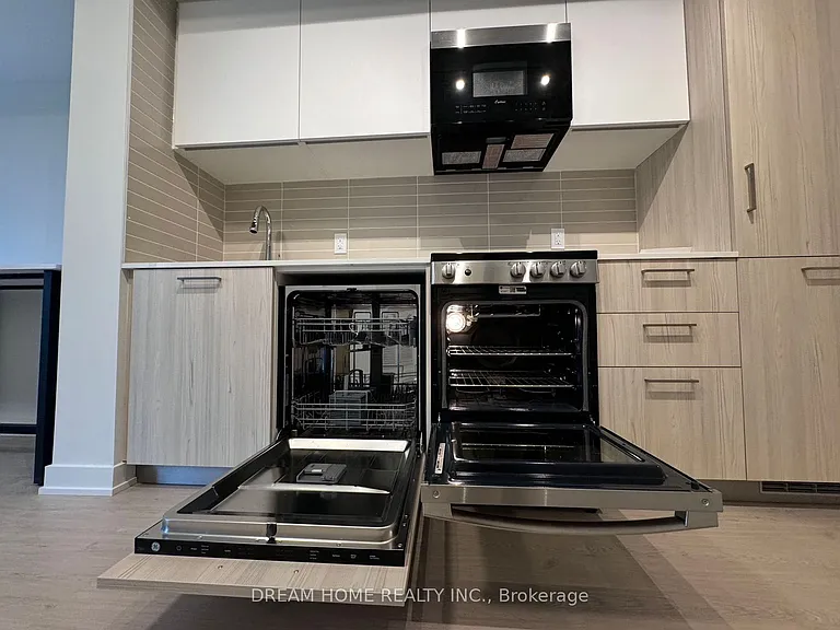 65 Mutual St #1307 — Photo 17