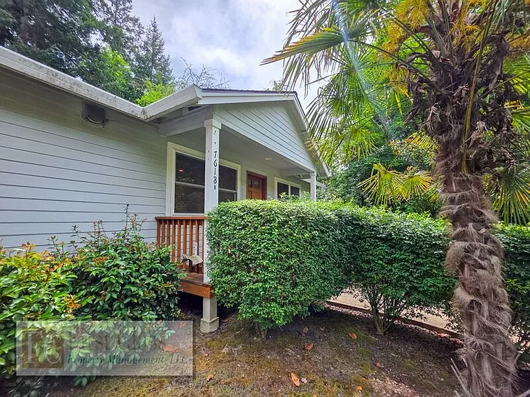 7618 SW Mayo St #B — Photo 15