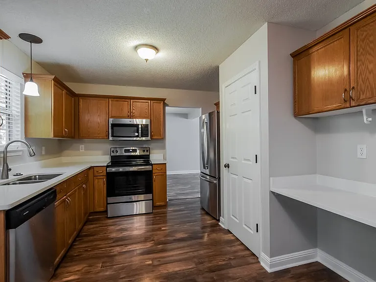 3405 Mayhurst Dr — Photo 9