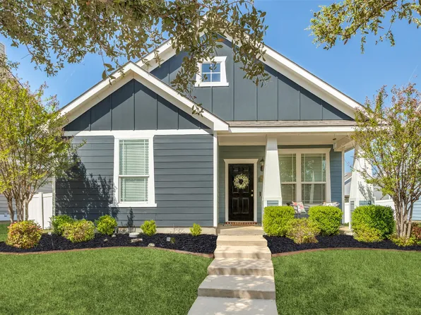 9421 Waterman Dr, Aubrey, TX 76227