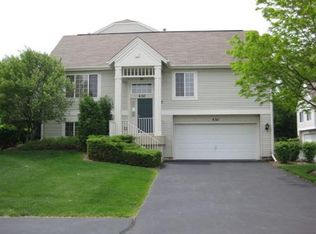 430 New Haven Dr, Cary, IL 60013