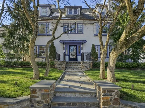 43 Druce St, Brookline, MA 02445