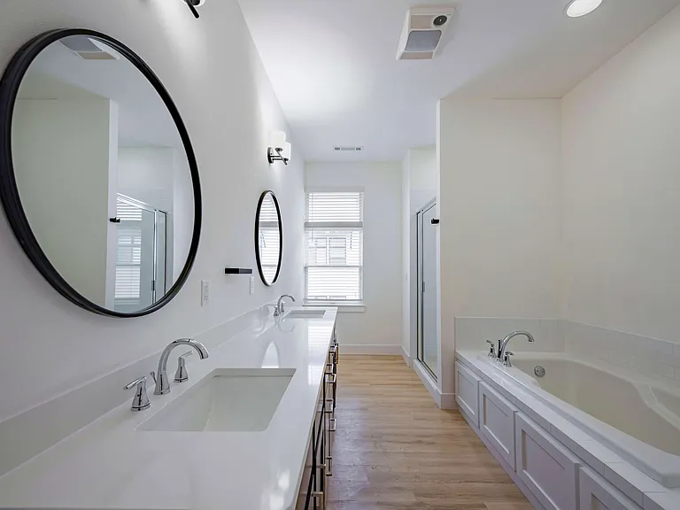215 SE 34th St — Photo 13