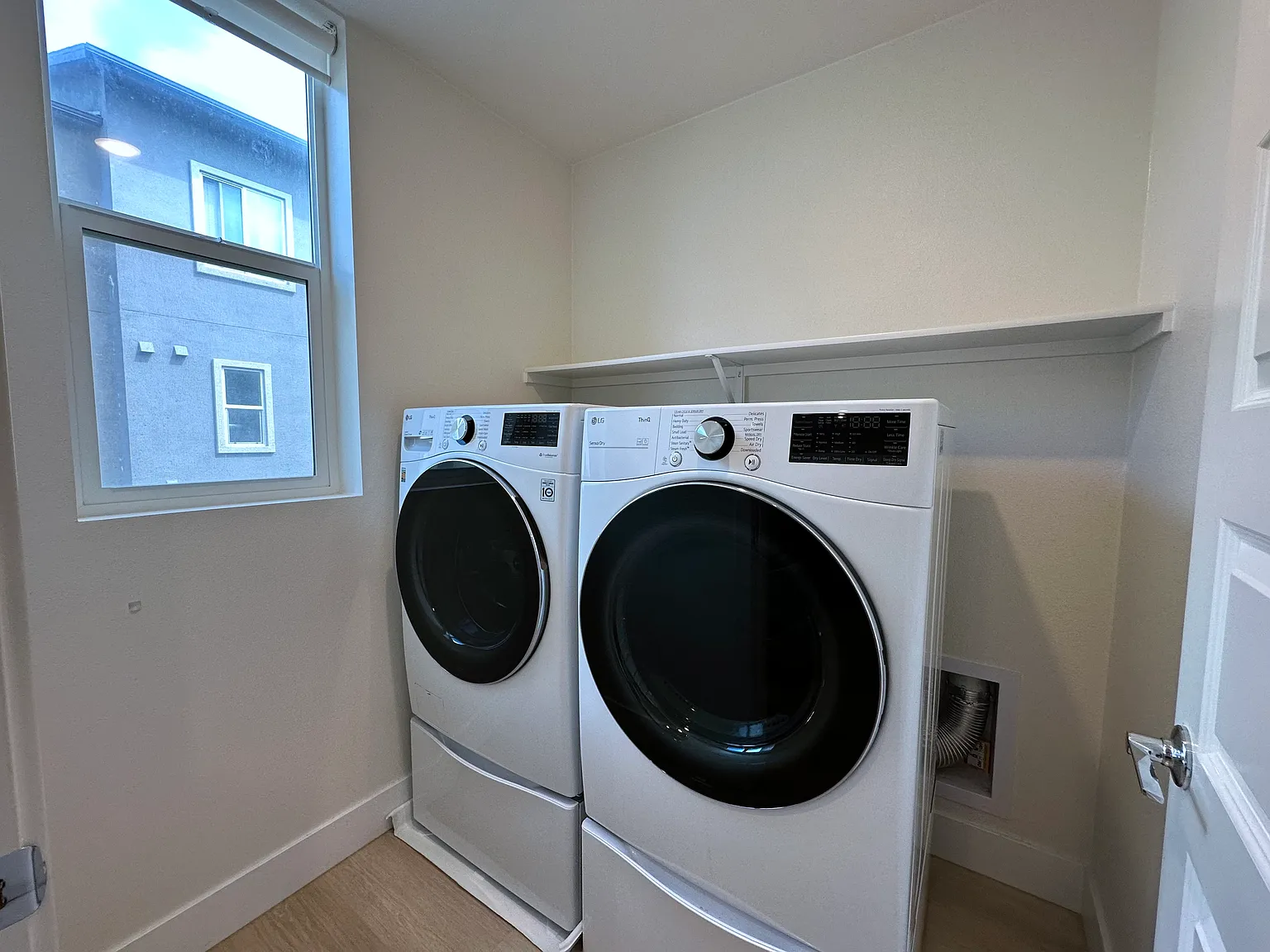 2 bed, 1531 sqft, $4,300 — Photo 4