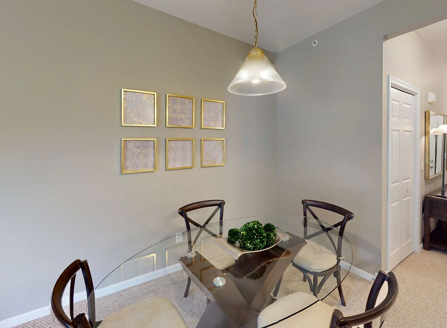 Park Lane Apartments — Photo 4