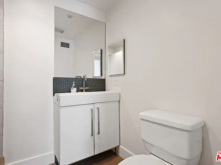 7250 Franklin Ave #414 — Photo 20