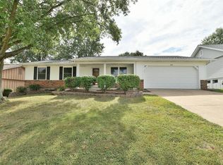 26 Suncrest Dr, Saint Peters, MO