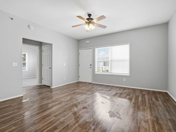 20 Revolutionary Sq #26-06