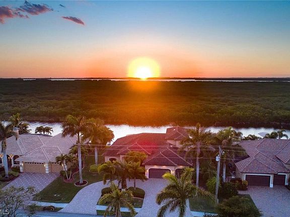 3rd image of 3612 Surfside Blvd