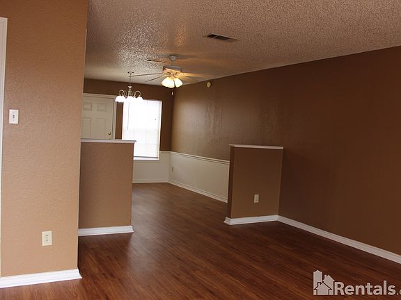 2nd image of 11 Trails Pl APT C