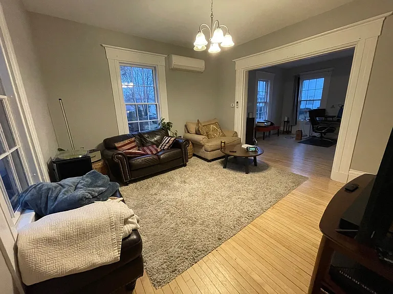 373 Pleasant St — Photo 10