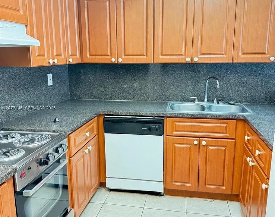 6960 Miami Gardens Dr #2-225