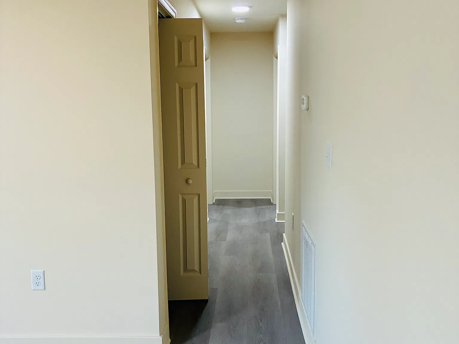 3 bed, 1025 sqft, $1,600 — Photo 1