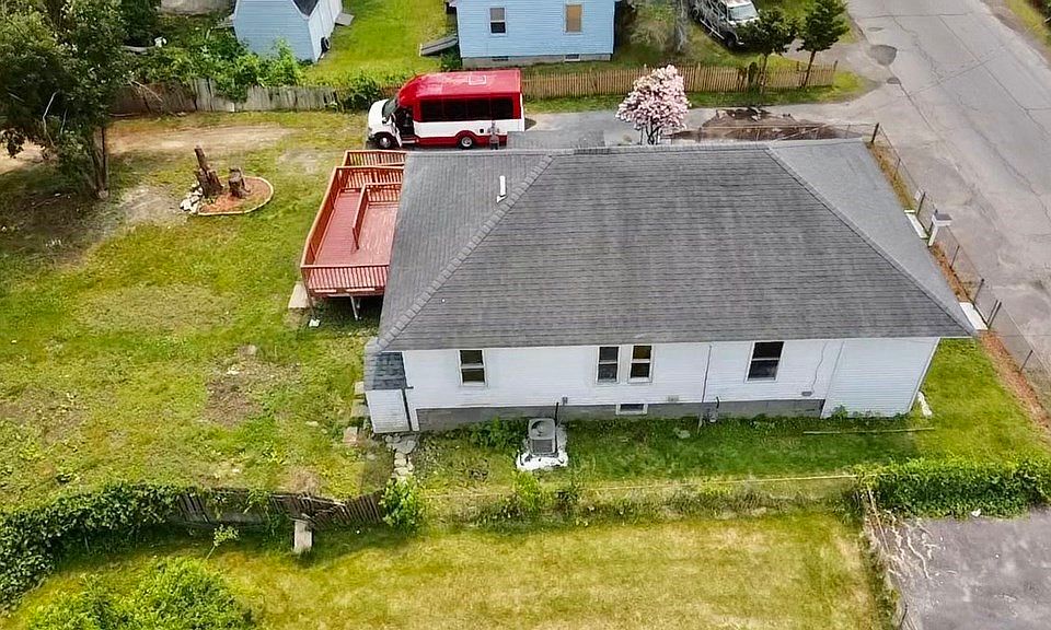 54 Hadley St, Lowell, MA 01851 Zillow