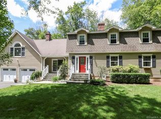 2 Bonny Rd, Brookfield, CT 06804