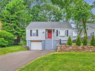 110 Lakeview Ave, Hamden, CT 06514