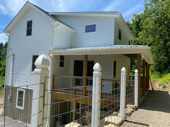 114 Meyers Ln, Coraopolis, PA 15108