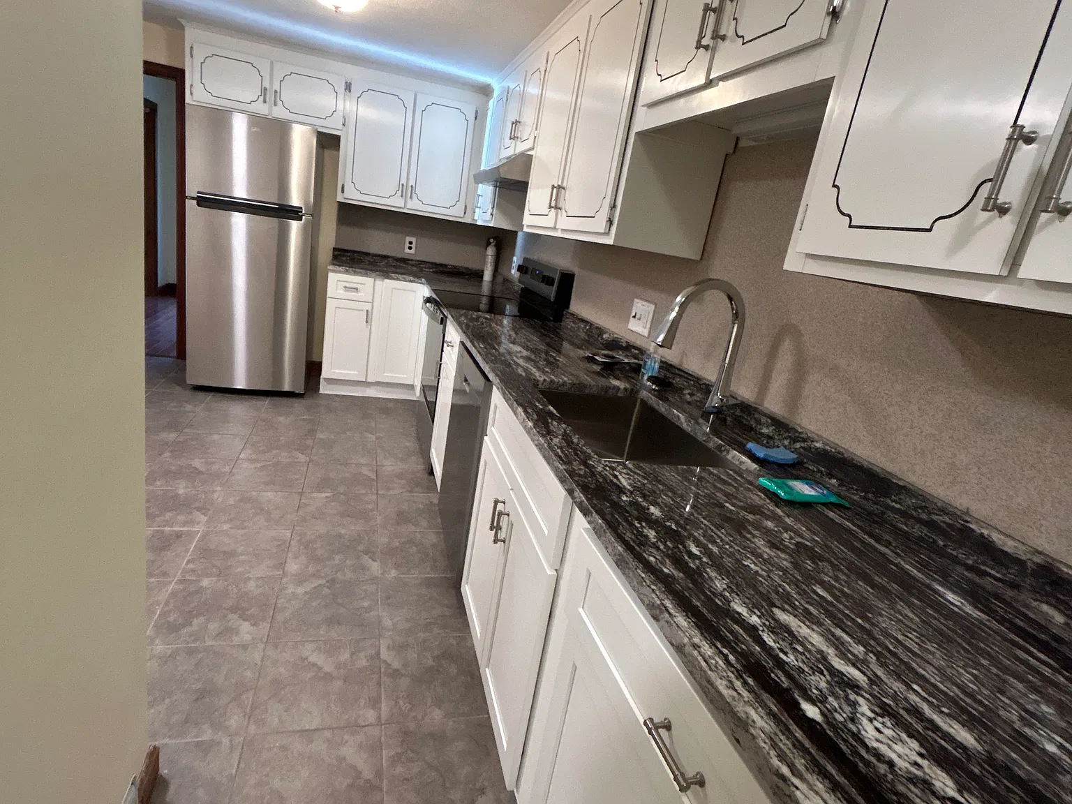 1 bed, $2,300 — Photo 3