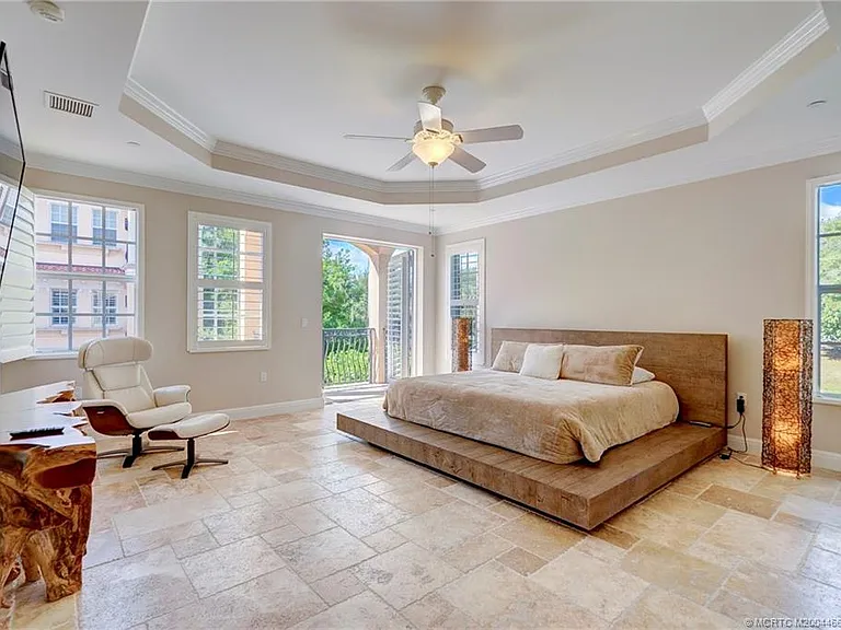 1528 NE Outrigger Landings Dr #208 — Photo 48