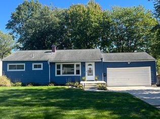 3265 Glen Oaks Dr, Youngstown, OH 44511