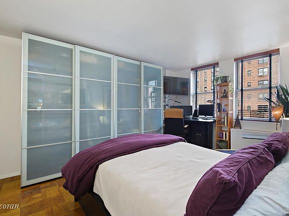 4th image of 420-424 W 23rd St #8B