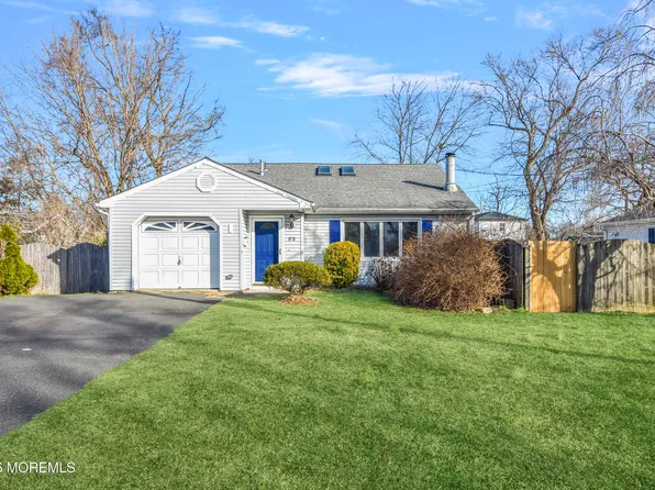 32 Dakota Ave, Middletown, NJ 07748