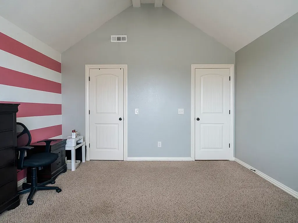 2103 SW 20th St — Photo 4