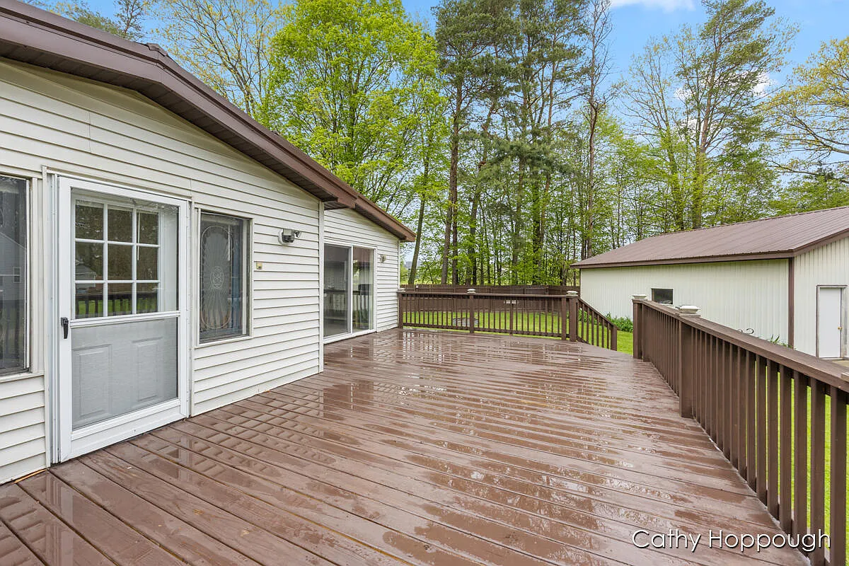 2146 W Howard City Edmore Rd photo 1