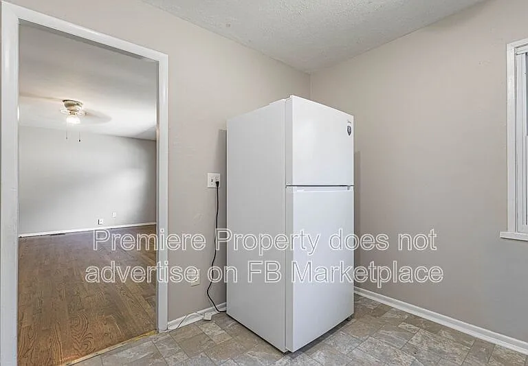 1515 N Pearl St — Photo 5
