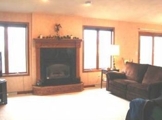 W2431 Falcon Ct, Appleton, WI 54915