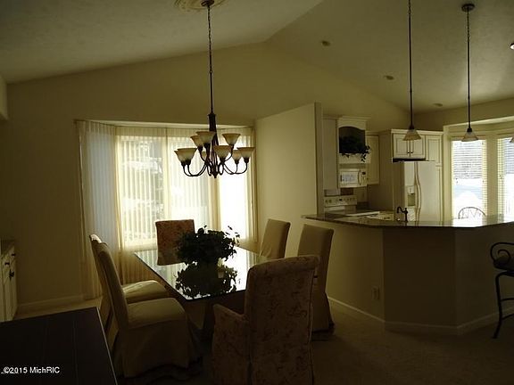 4th image of 4008 Crystal Waters Ln NE