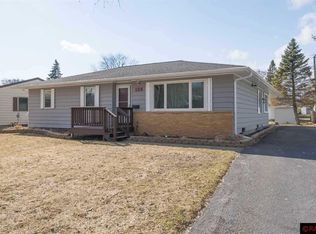 126 S Belmont Dr, Mankato, MN 56001