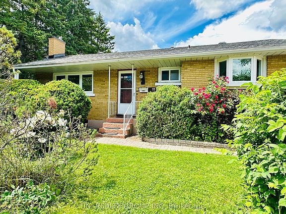 3rd image of 77 Meadowlands Dr W