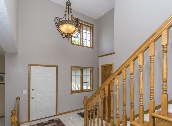 3rd image of 1302 Iverness Pl