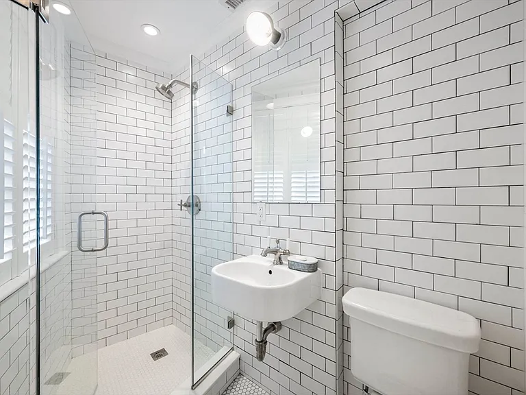 6 W Hill Pl — Photo 15