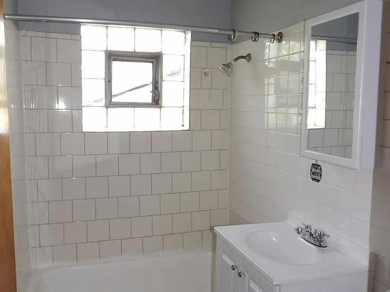 7818-7820 S Shore Dr — Photo 10