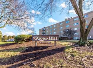 20333 Detroit Rd APT 508C, Rocky River, OH 44116