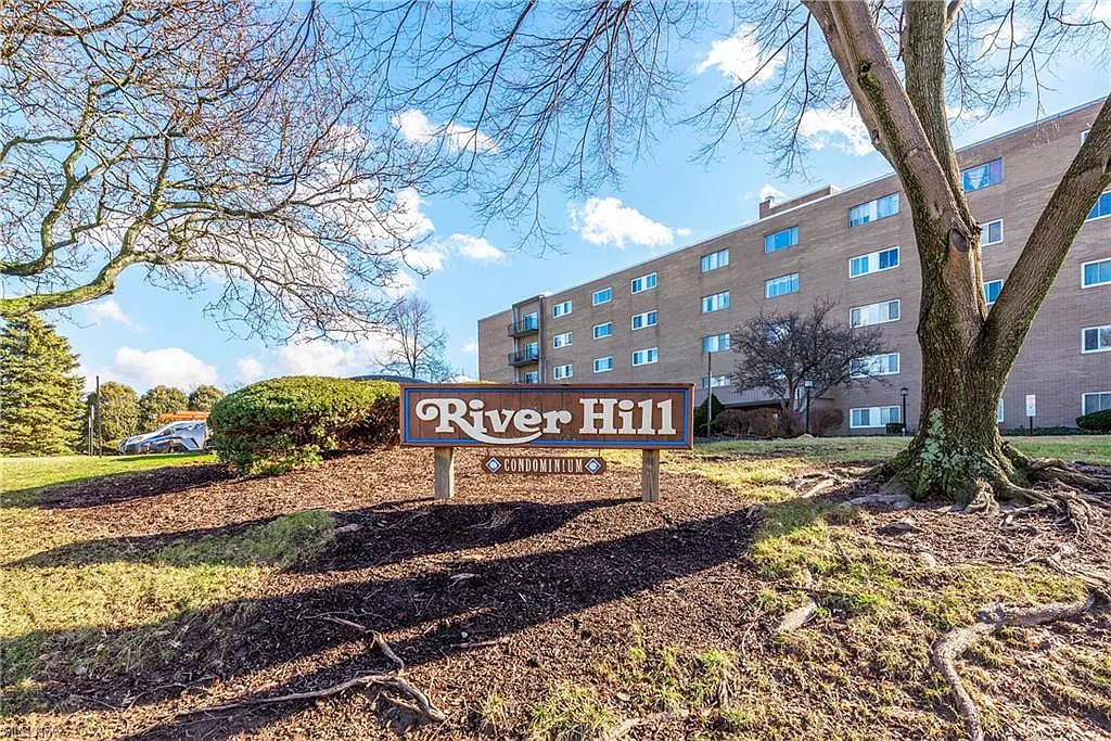 20333 Detroit Rd APT 508C photo 1