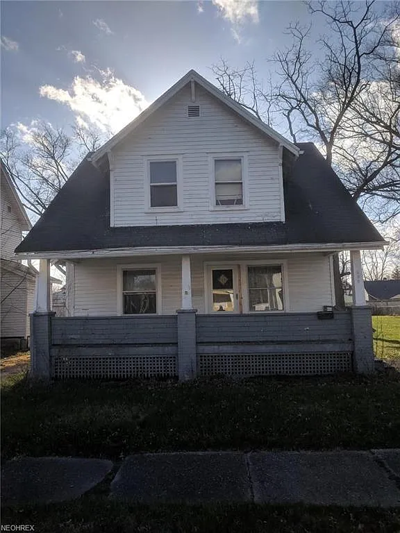 625 Dickey Ave NW photo 1