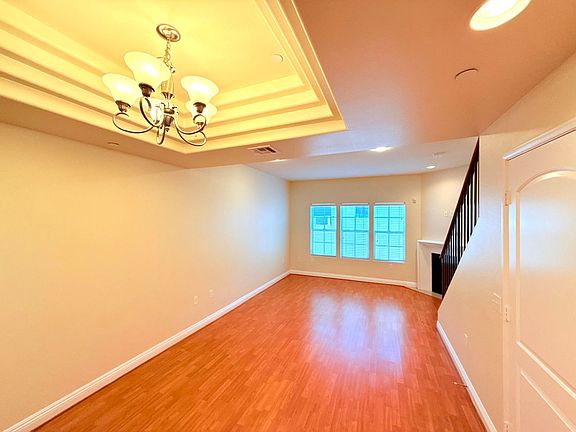 3rd image of 12217 Moorpark St APT 4