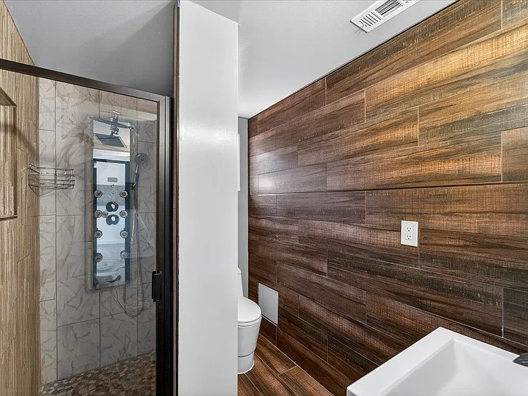 854 Lakewood Dr — Photo 12