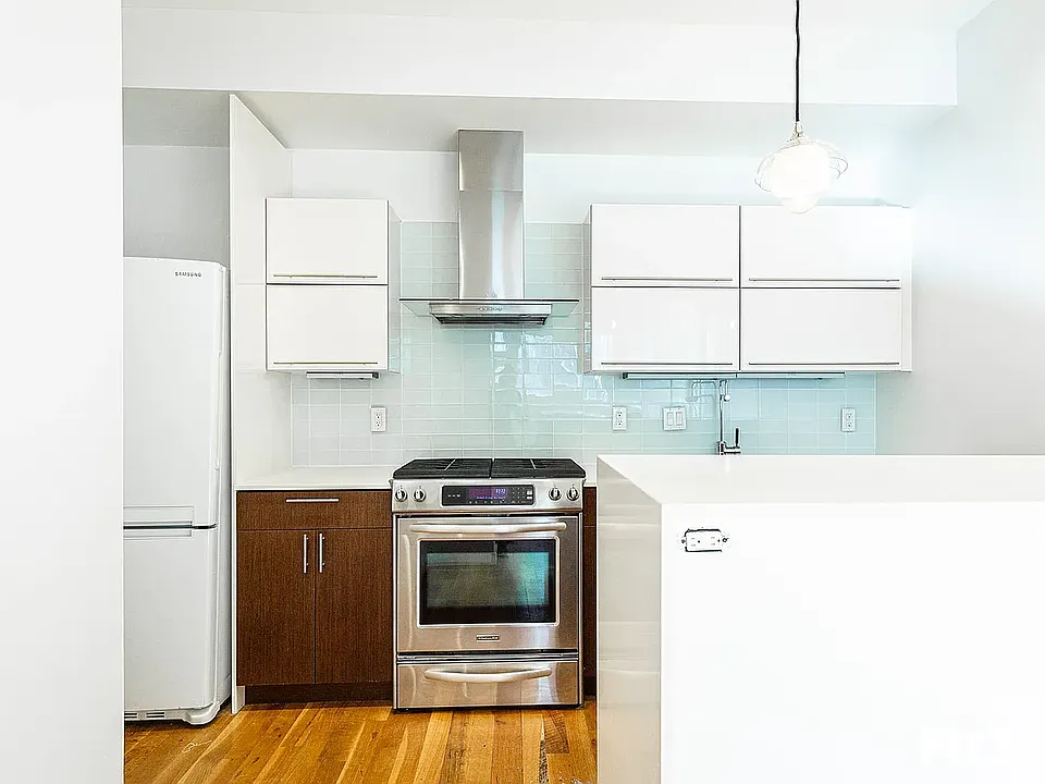474 Grand Ave #4