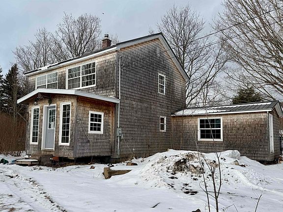 2nd image of 2205 Wyvern Rd