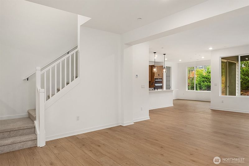 4th image of 23314 Arbors Terrace Road NE #00401