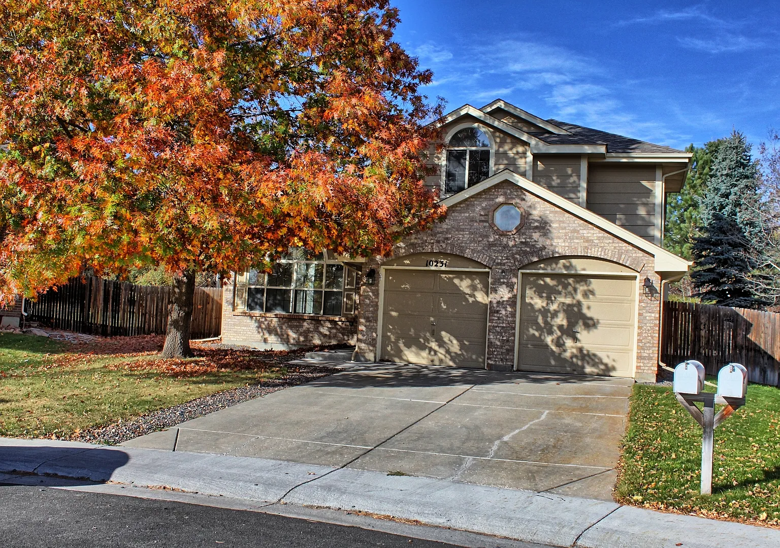 4 bed 3 bath Stonegate home across from park — Photo 1