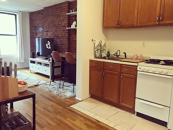 2nd image of 344 E 61st St APT 8